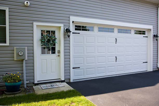 24/7 Emergency Garage Door Panel Replacement experts in Vandergrift, PA